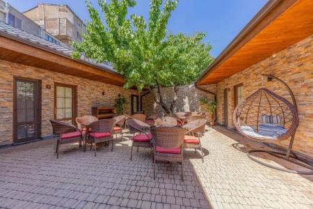 Boutique Living - 22