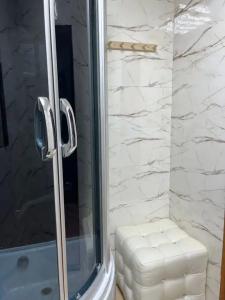 Бульвар Стрит - 69