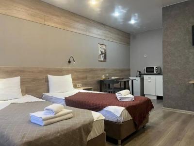 Room 12 - 100