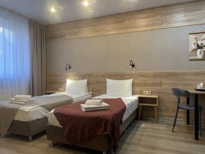 Room 12 - 105