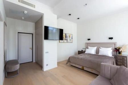 Grand Royal Residences - 406
