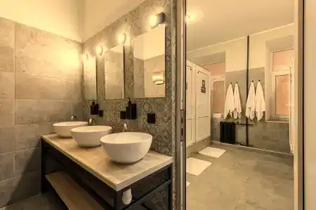 City - 76