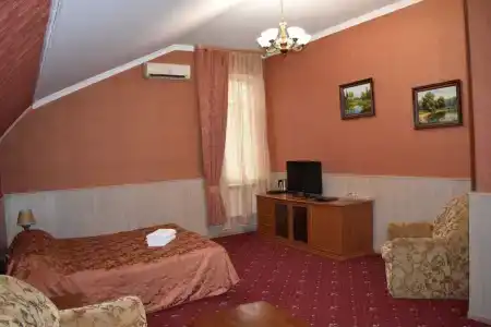 на Театральной - 20