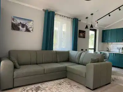 Кавказский двор - 67