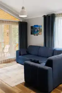 Кавказский двор - 75