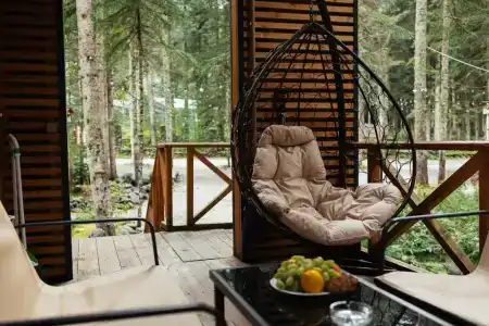 Кавказский двор - 83