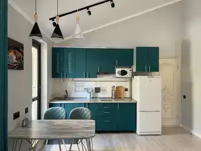 Кавказский двор - 88