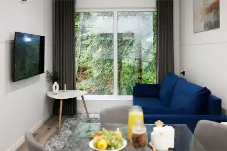 Кавказский двор - 107