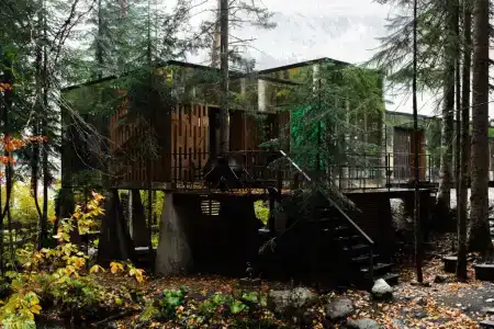 Кавказский двор - 121