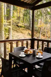 Кавказский двор - 182