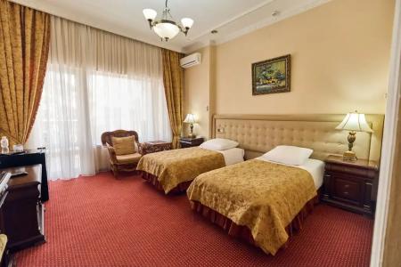 Александр - 60