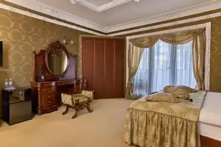 Александр - 83