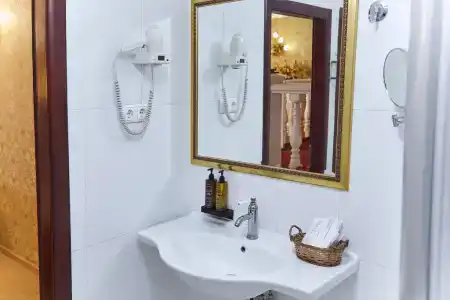 Александр - 90