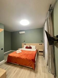 Fan House - 87