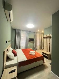 Fan House - 78