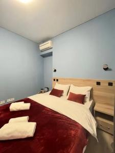Fan House - 94
