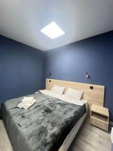 Fan House - 99