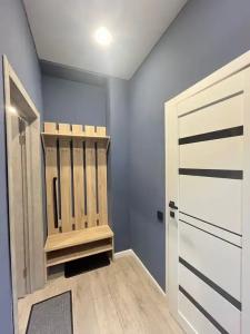 Fan House - 106