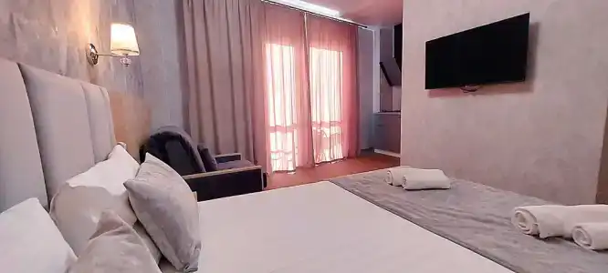 DOM 33 - 182