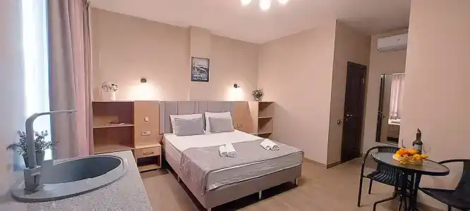 DOM 33 - 208