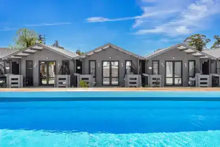 Grey House - 66