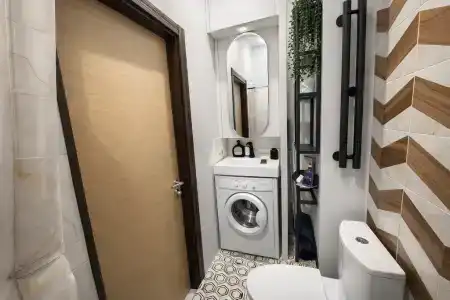 Metro Apartments - 329