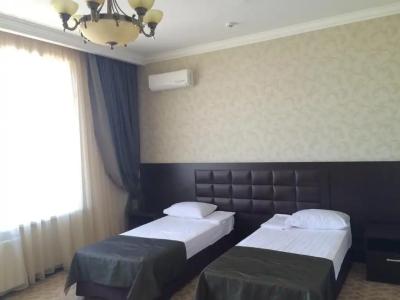 Sweet Hall - 8
