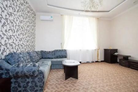 Sweet Hall - 27