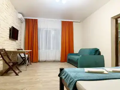 Молодёжный - 10