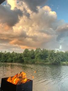 Riverside Cottage - 84