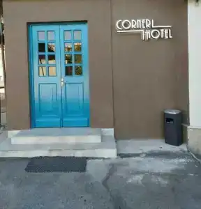 Corner - 15
