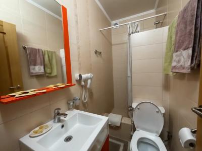 House Loris - 124