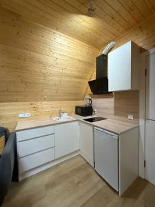 Место под соснами - 13