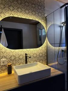 Место под соснами - 64