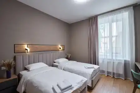Uhotel - 60