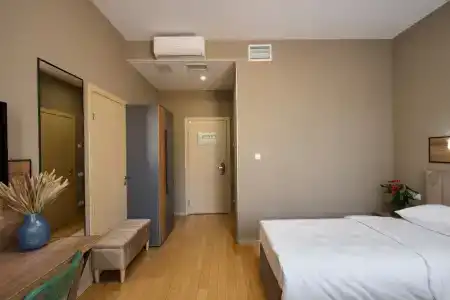 Uhotel - 65