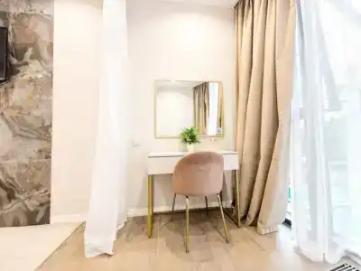 Mirror family - 222