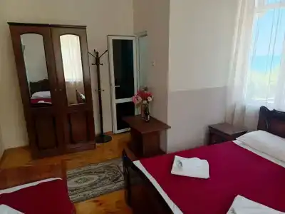 Mag House - 25