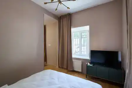 Uhotel - 79