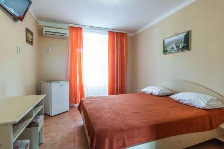 Лора - 20