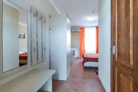 Лора - 22
