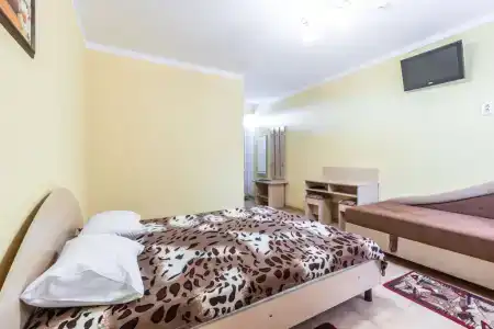 Лора - 26