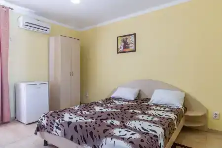 Лора - 27