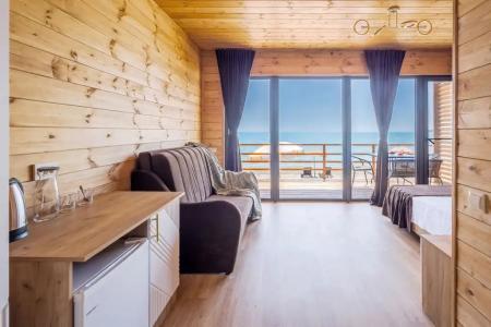 Rich - sandy beach - 18