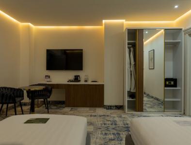 Venice Complex - 27