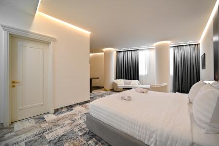 Venice Complex - 54