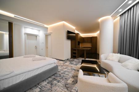 Venice Complex - 52