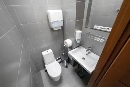 Sleep Box Hostel - 4