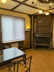 Коттедж с дизайнерской отделкой и камином - 9
