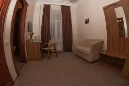 на Дворянской - 4